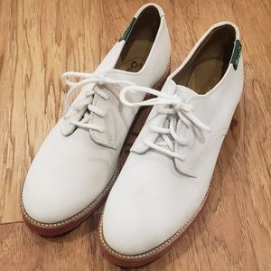 Vintage NEVER WORN Bass Ladies's Ivory Bucks